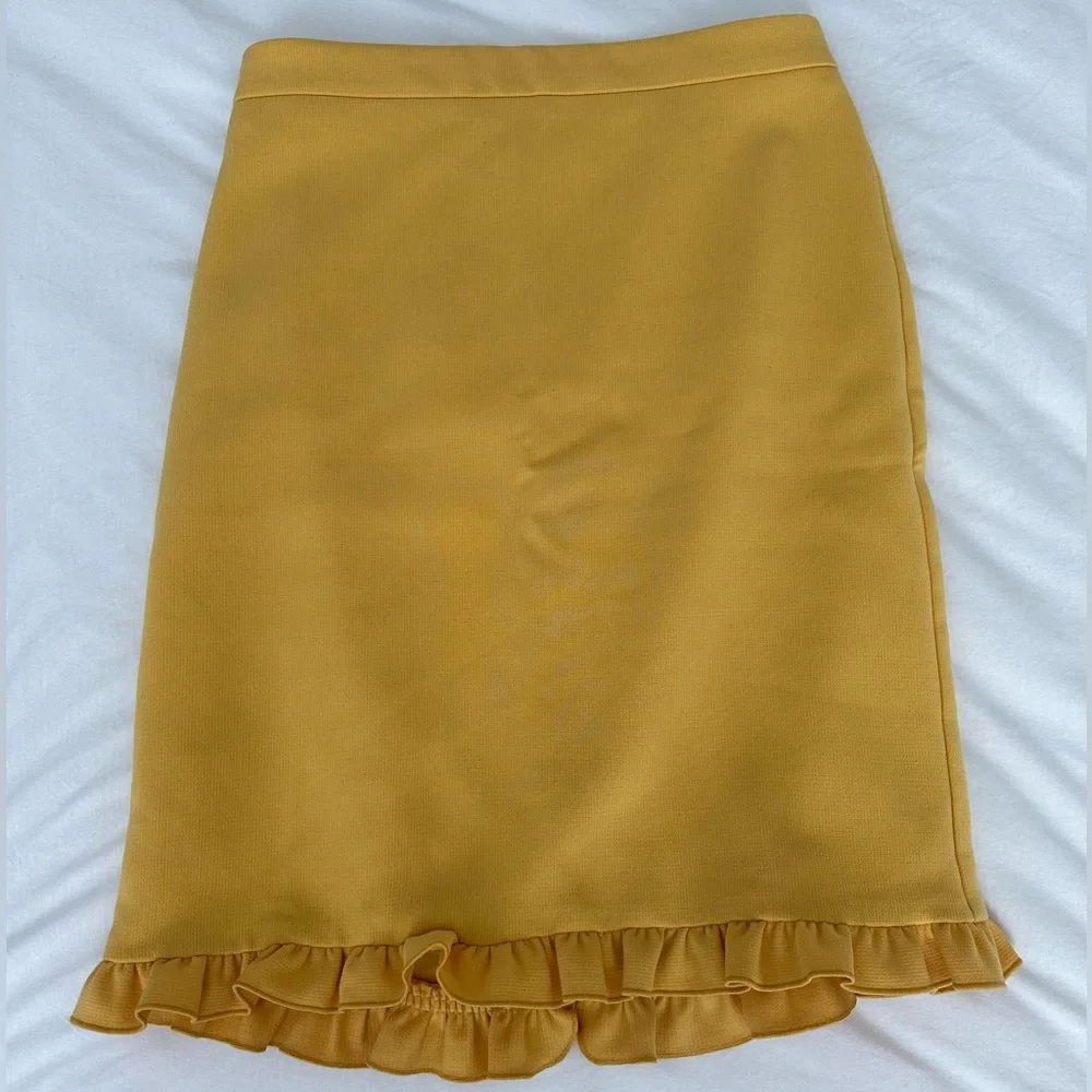NWOT Ann Taylor Mustard Knee Length Ruffle Skirt